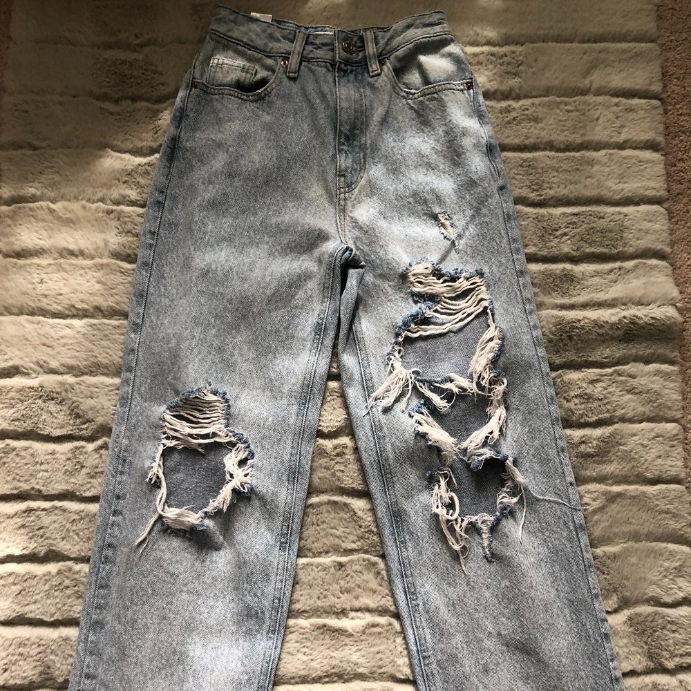 PACSUN WOMEN'S LIGHT BLUE RIPPED BOYFRIEND JEANS - SIZE 23